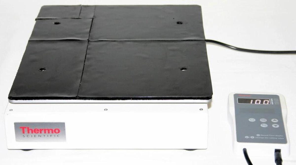 THERMO SCIENTIFIC MAXQ 2000 CO2 PLUS DIGITAL SHAKER, MODEL 88881101, STICKY MAT