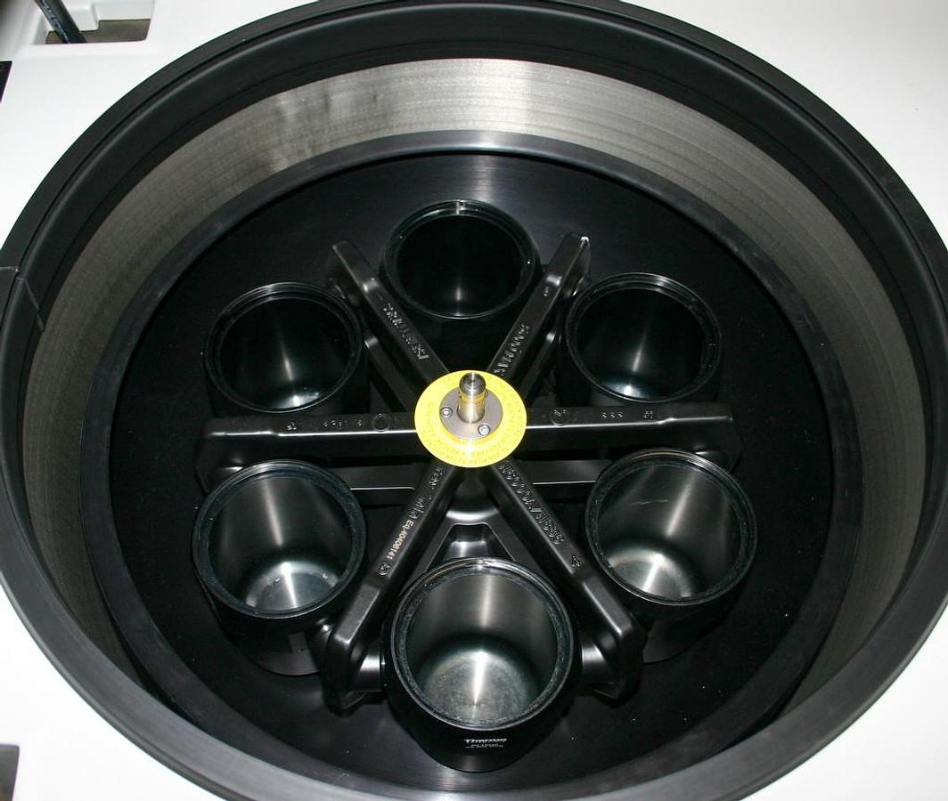Used SORVALL REFRIGERATED LOW SPEED CENTRIFUGE, MODEL RC3C PLUS WITH H6000A ROTOR RC3C Plus