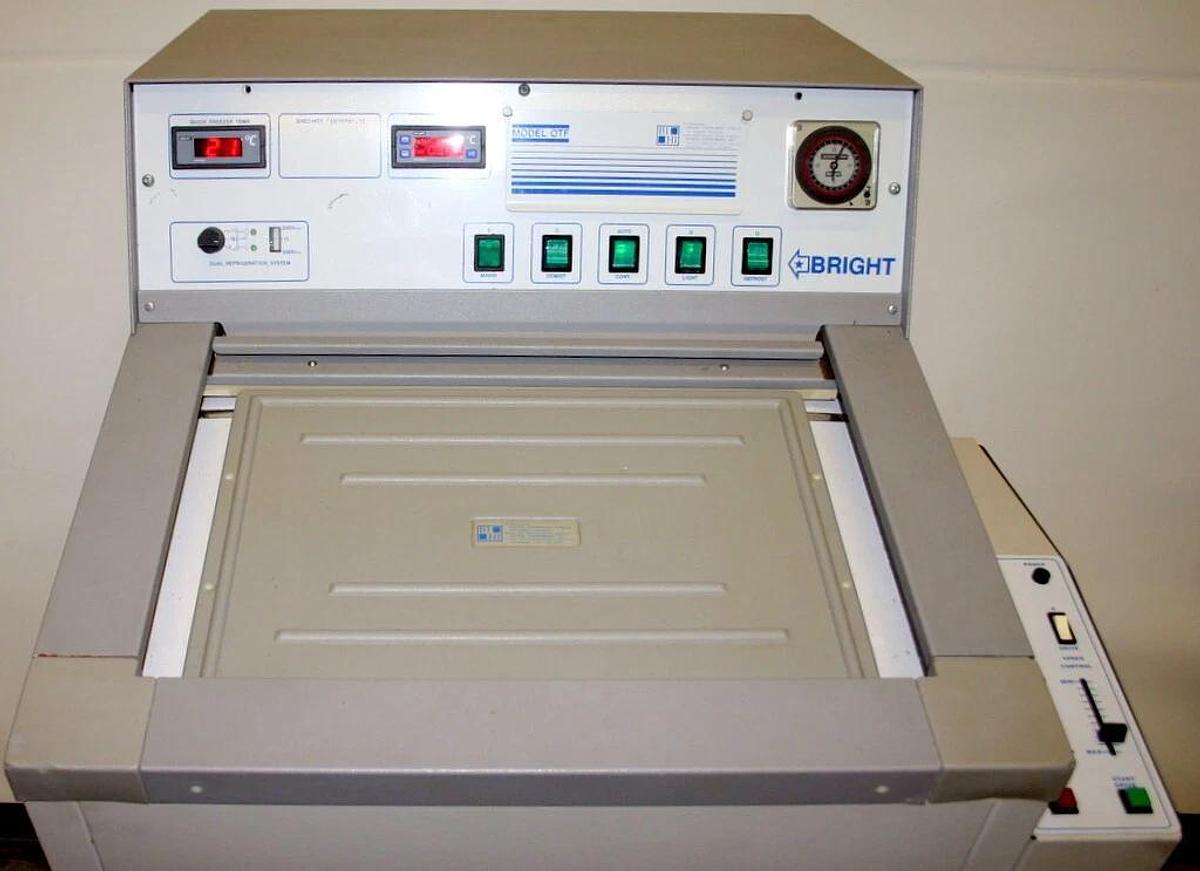 Used BRIGHT HACKER CRYOSTATS, MODEL OTF