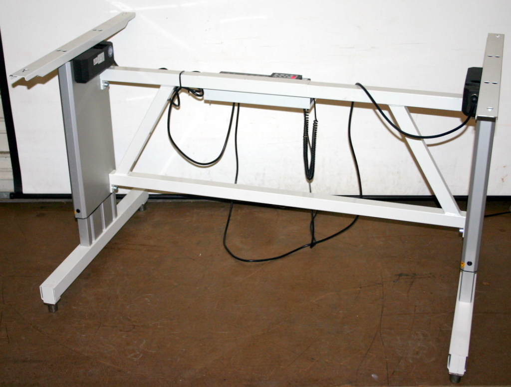 Used THERMO SCIENTIFIC 4 FT. BIOLOGICAL SAFETY CABINET ELECTRIC STAND, MODEL 50119126