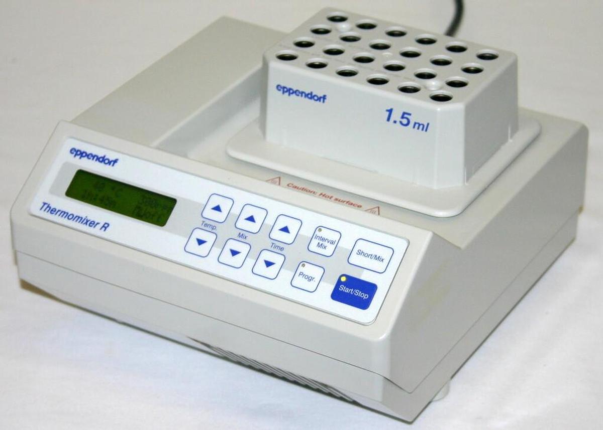 EPPENDORF THERMOMIXER R DRY BLOCK HEATING AND COOLING SHAKER, 1.5 ML, MODEL 5355