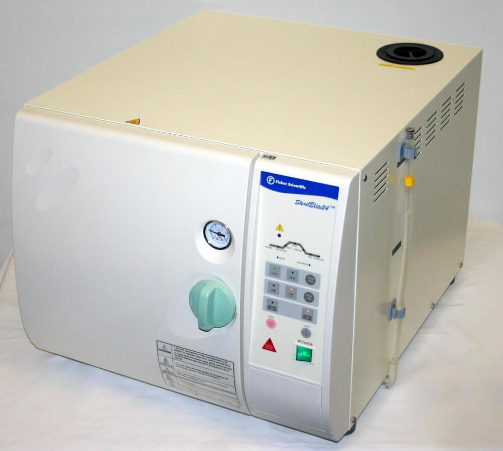 FISHER SCIENTIFIC AUTOMATIC STEAM STERILIZER, AUTOCLAVE, MODEL STERILELITE 24
