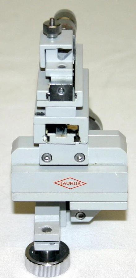 WORLD PRECISION INSTRUMENTS WPI MICROMANIPULATOR, MODEL TAURUSR (RIGHT-HANDED)