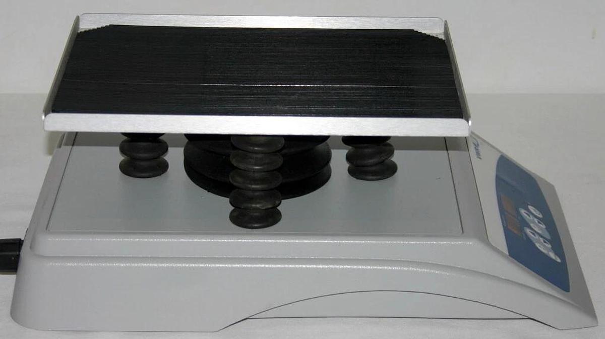 Used VWR DIGITAL 3D ROTATOR WAVER, MODEL 12620-916