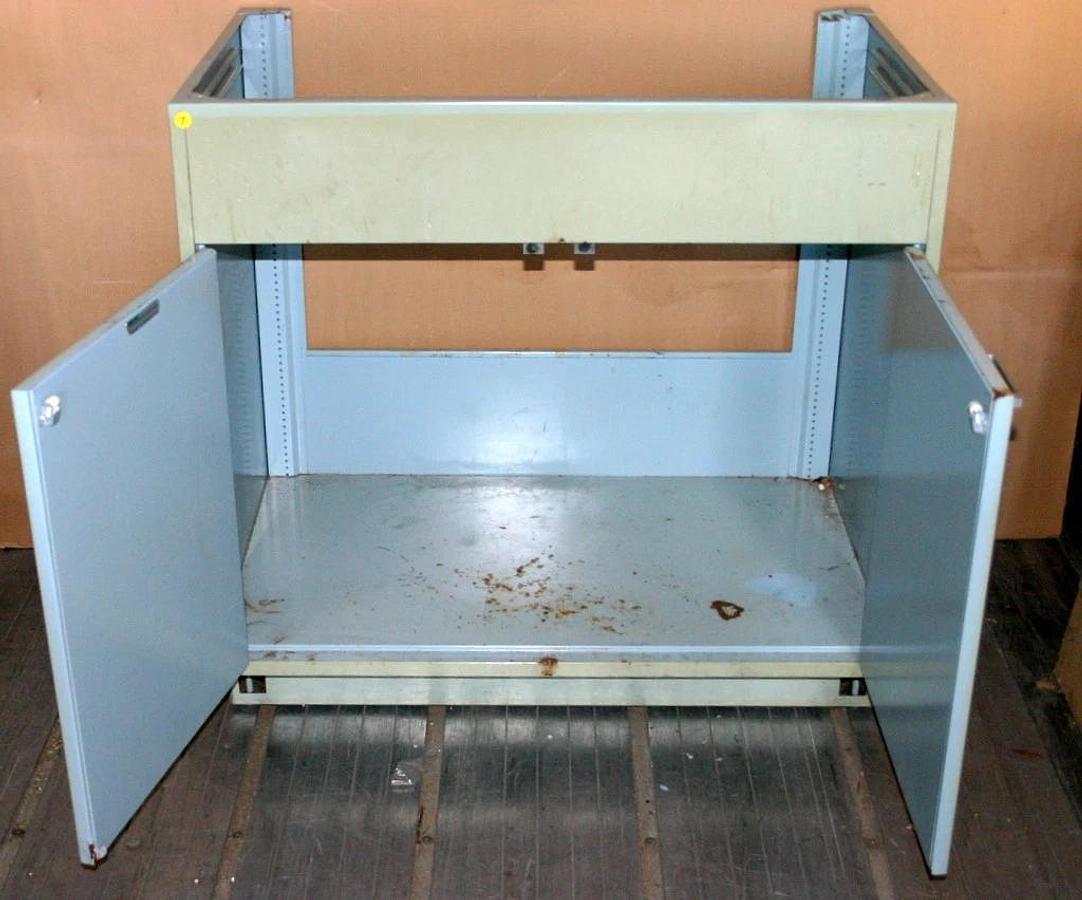 Used HAMILTON KEWAUNEE LABORATORY SINK BASE CABINETS & EPOXY SINKS, 21 FEET, $150/FT