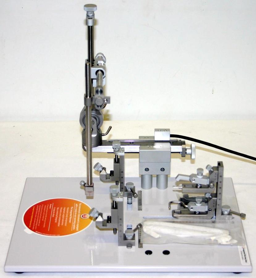 STOELTING 51500D NEW DIGITAL RAT & MOUSE STEREOTAXIC BASE WITH STANDARD MANIPULATOR ARM