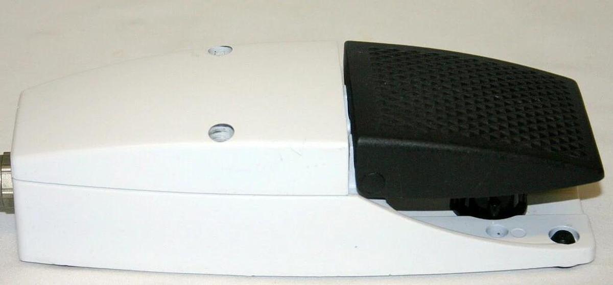 Used MICROM FOOT PEDAL, MODEL 640280 FOR HM 350-S, HM 355-S AND HM 360 MICROTOMES