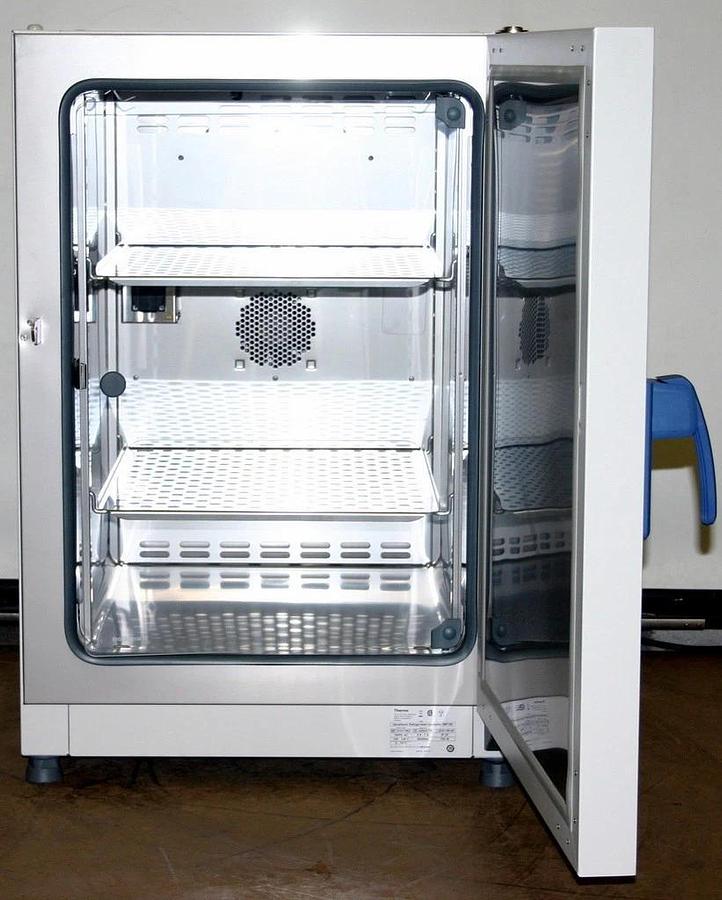 THERMO SCIENTIFIC HERATHERM REFRIGERATED INCUBATOR, MODEL IMP180