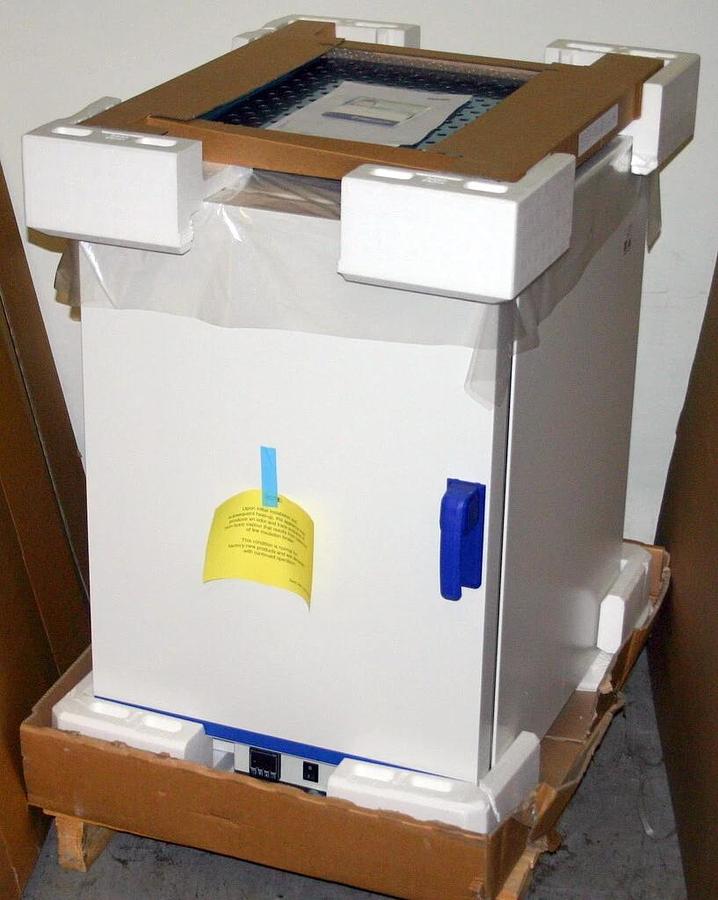 Used THERMO SCIENTIFIC FISHER 180L GRAVITY INCUBATOR, CATALOG NUMBER 50152645