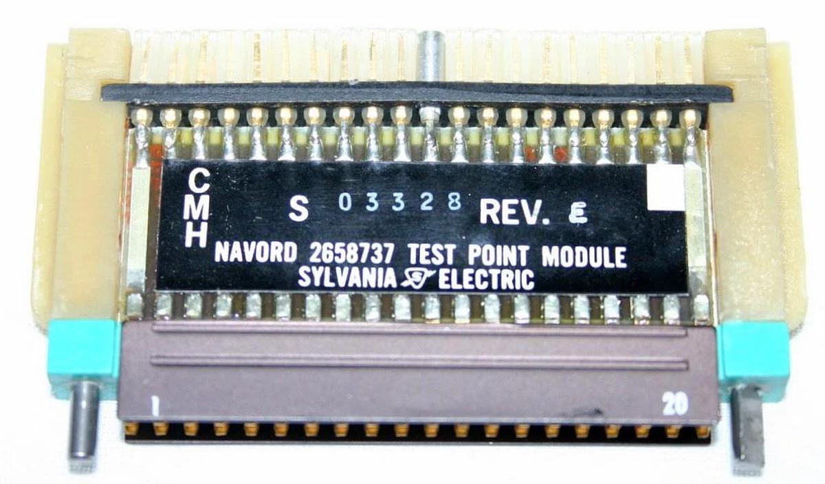 Used SYLVANIA ELECTRIC NAVORD 2658737, 40 PIN TEST POINT MODULE