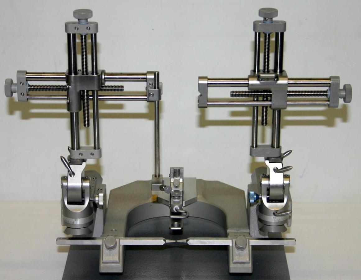 Used KOPF DKI DUAL SMALL ANIMAL STEREOTAXIC INSTRUMENT, MODEL 902