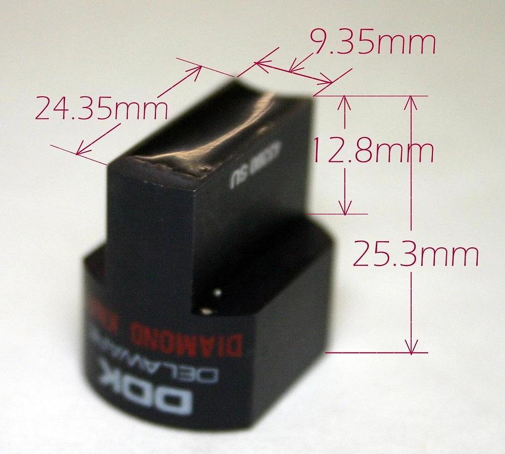 Used DELAWARE DIAMOND KNIFE FOR ULTRAMICROTOMY TYPE SU 4.5MM LENGTH 45 DEGREE ANGLE