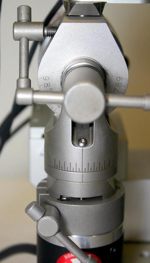 LEICA BENCHMARK HARVARD ANGLE ONE DIGITAL INSTRUMENT WITH ANESTHESIA MASK