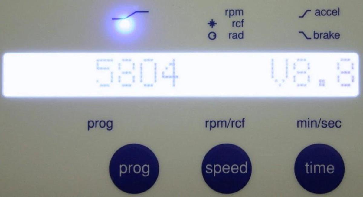 EPPENDORF CENTRIFUGE, MODEL 5804 WITH F-34-6-38 ROTOR