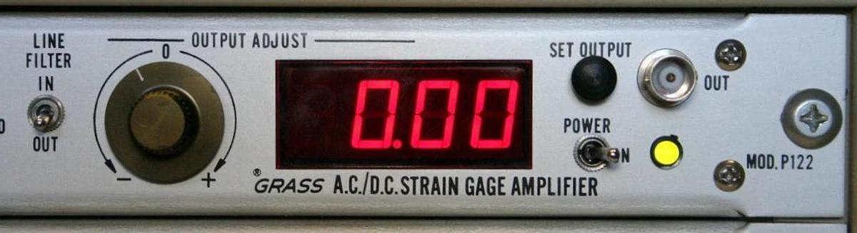 Used ASTRO-MED GRASS P122 STRAIN GAGE, 7DA AMPLIFIERS & 7P20C
