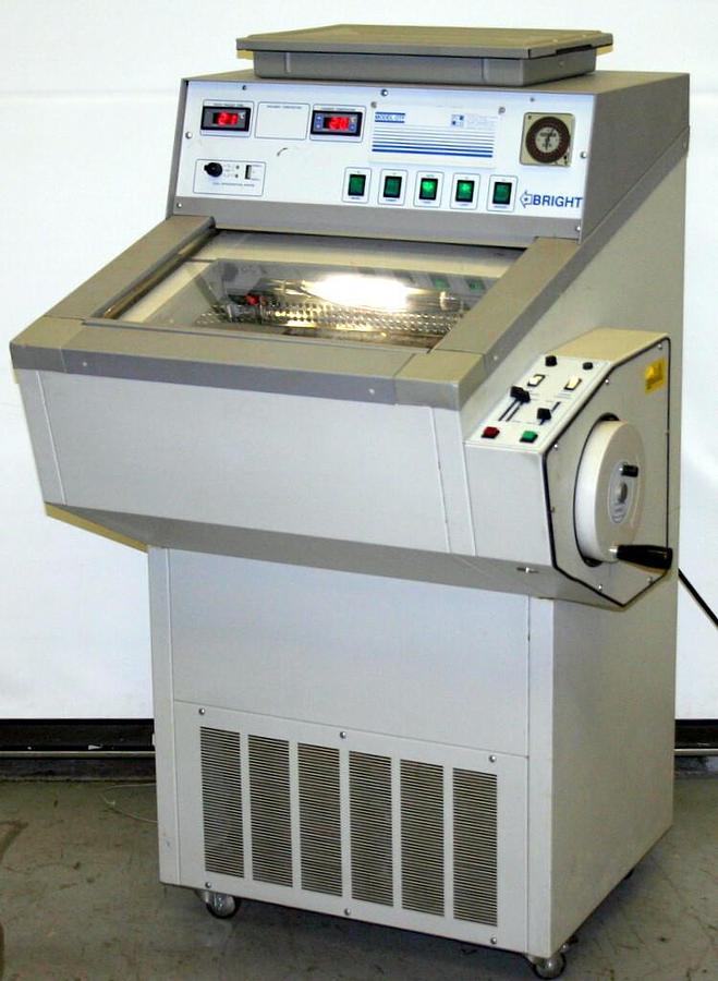 Used BRIGHT HACKER CRYOSTATS, MODEL OTF