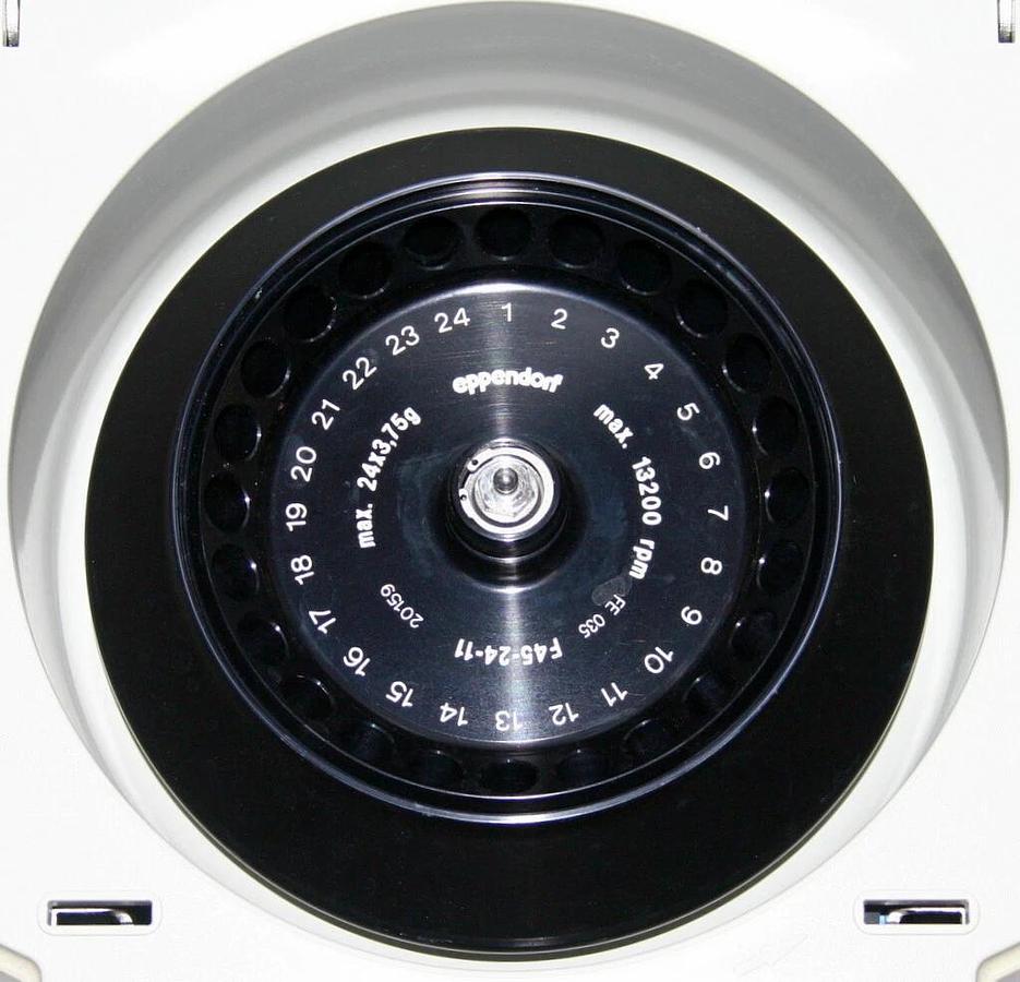 Used EPPENDORF MICROCENTRIFUGE, CENTRIFUGE, MODEL 5415D, W/ F45-24-11 ROTOR AND LID