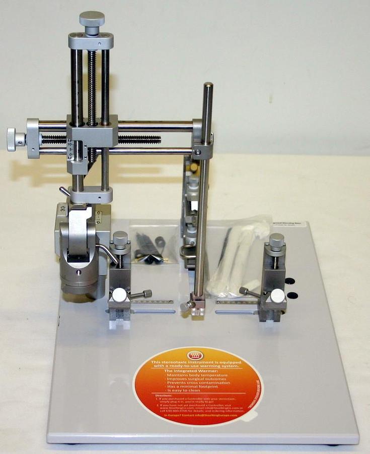 STOELTING 51500D NEW DIGITAL RAT & MOUSE STEREOTAXIC BASE WITH STANDARD MANIPULATOR ARM