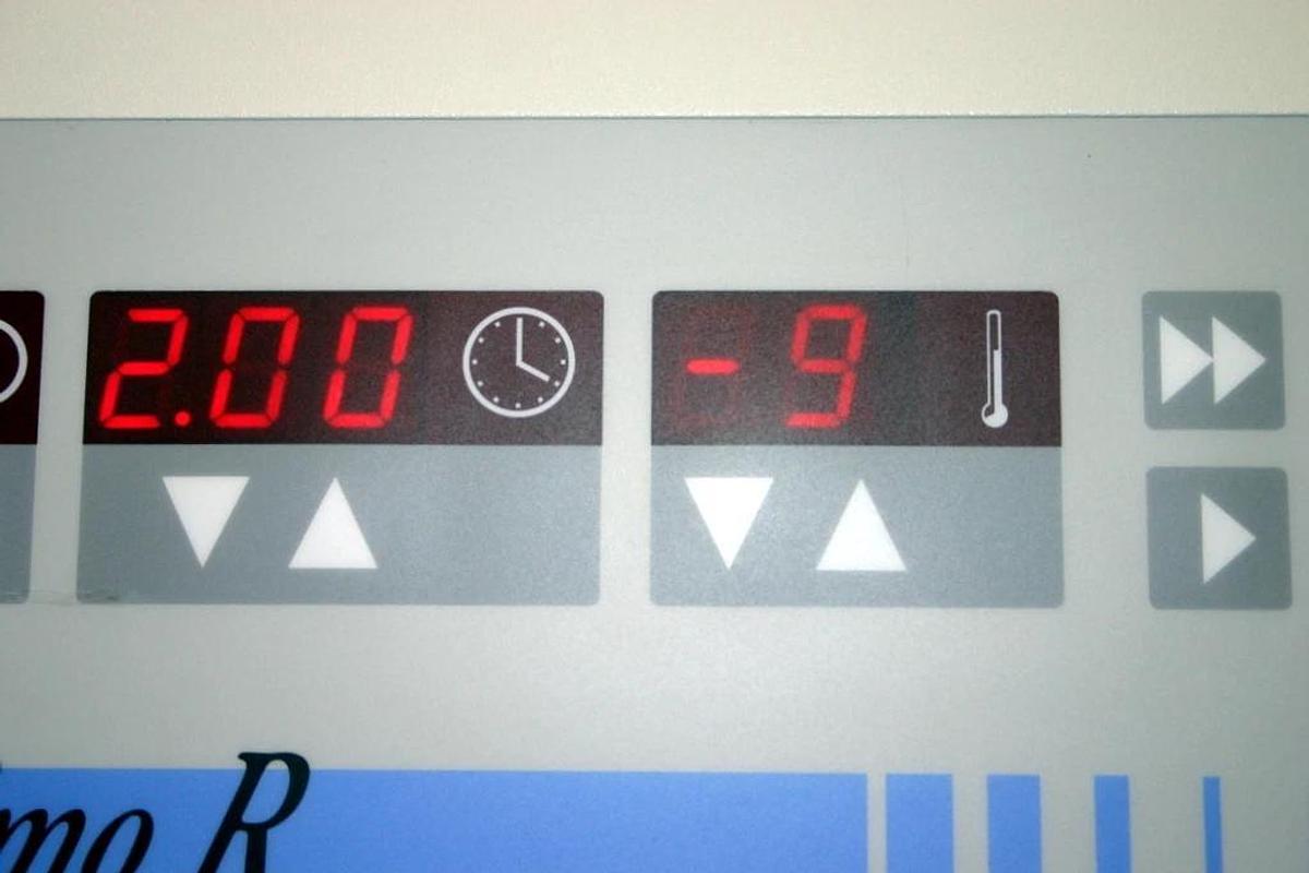 Used SORVALL REFRIGERATED MICRO CENTRIFUGE, BIOFUGE, PRIMO R, INCLUDES 24 X 2ML ROTOR