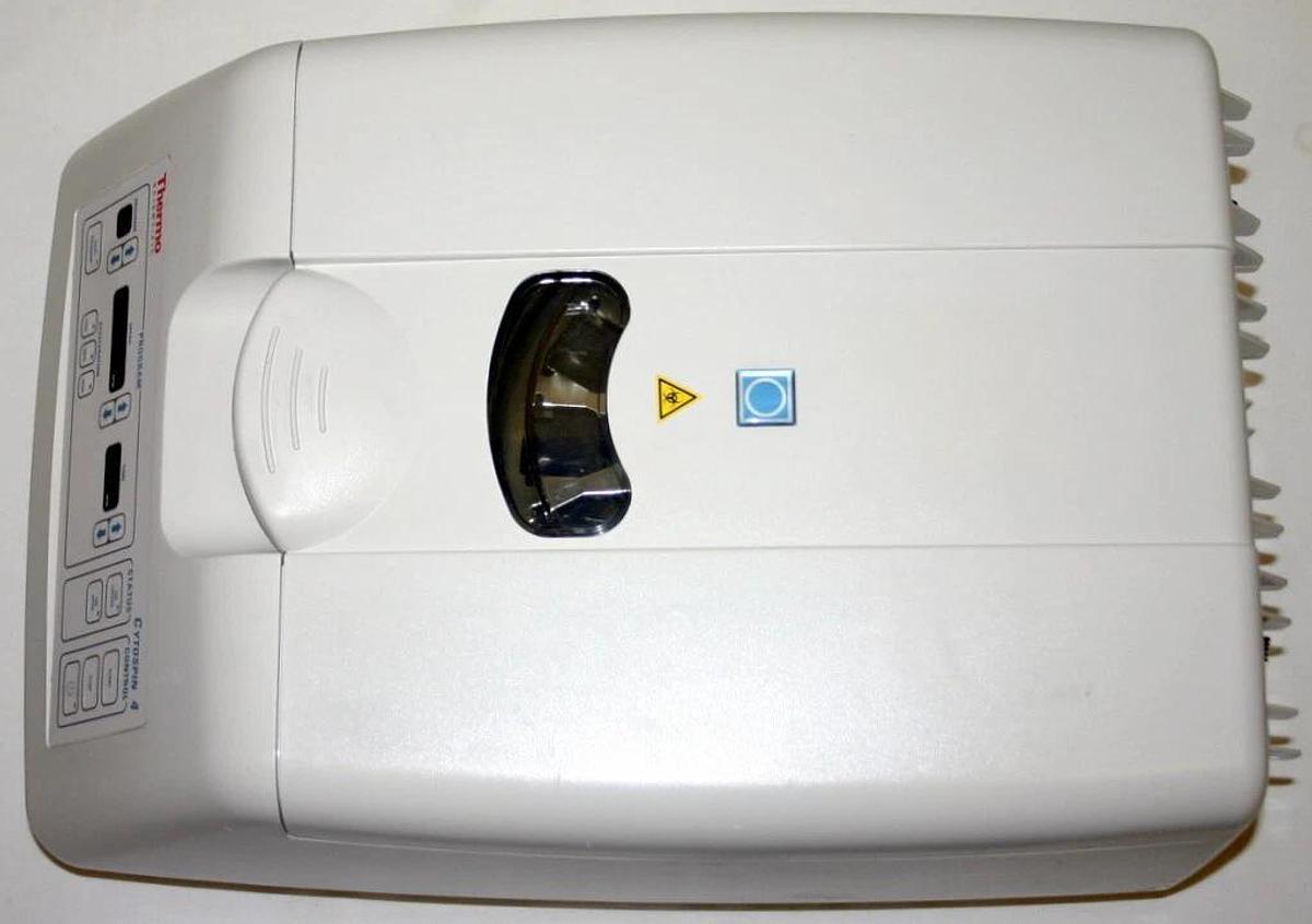 Used THERMO SCIENTIFIC SHANDON CYTOCENTRIFUGE, MODEL CYTOSPIN 4 WITH ROTOR