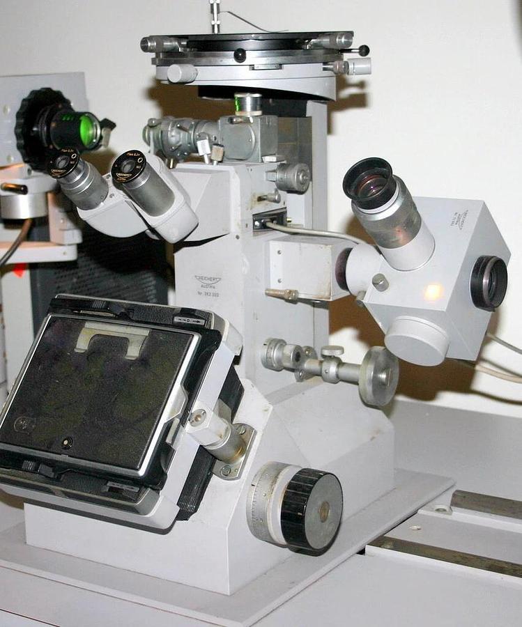 Used REICHERT UNIVERSAL METALLURGICAL CAMERA MICROSCOPE, MODEL MEF2, OPTICAL BENCH