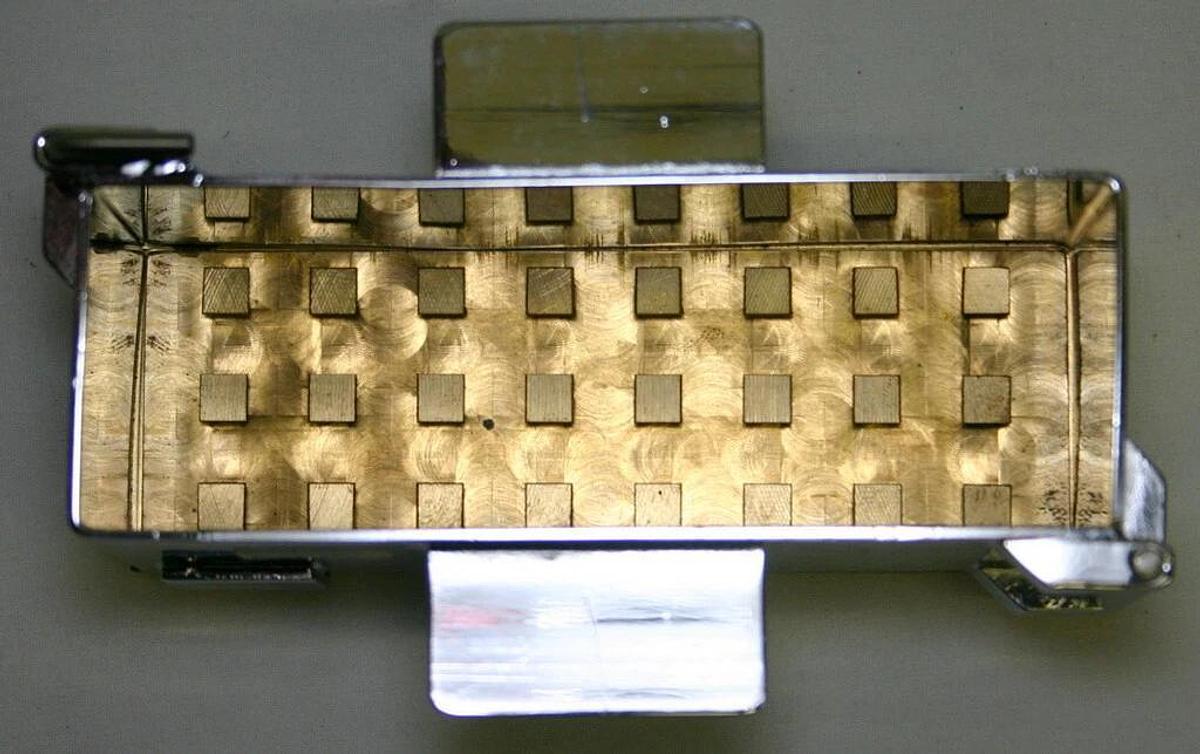 LEICA SPECIMEN STAGE, BRASS WITH EMBEDDING FRAME, 40 X 120 X 60 MM