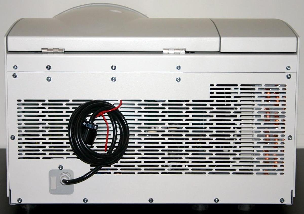 2025 SIGMA QIAGEN REFRIGERATED CENTRIFUGE, MODEL 4-16KS