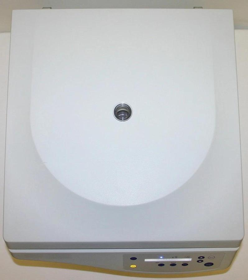 EPPENDORF CENTRIFUGE, MODEL 5804 WITH F-34-6-38 ROTOR