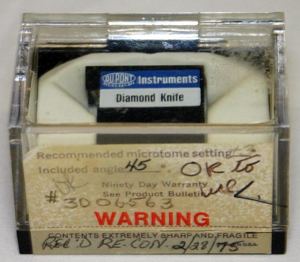 Used DUPONT DIAMOND KNIFE FOR ULTRAMICROTOMY 45 DEGREE INCLUDED ANGLE TYPE SU STYLE N