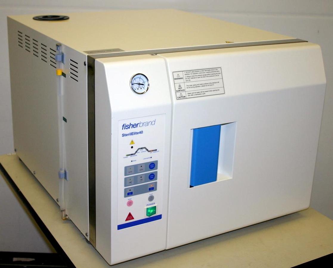 Used FISHER SCIENTIFIC AUTOMATIC STEAM AUTOCLAVE STERILIZER, MODEL STERILELITE 40