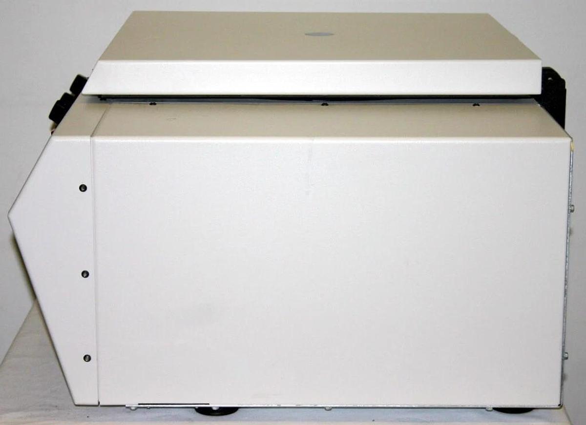 Used BECKMAN COULTER CENTRIFUGE, MODEL ALLEGRA-6R WITH GH-3.8 ROTOR AND BUCKETS