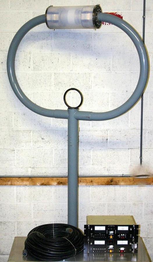 Used ANTENNA RESEARCH MINILOOP TUNABLE ANTENNA TRANSMIT - RECEIVE, MODEL MLA-2/D