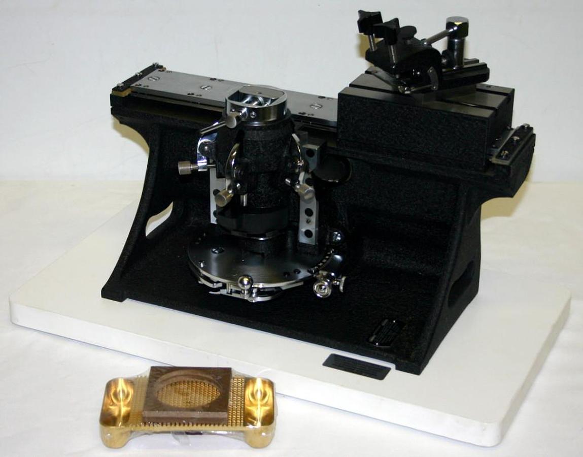 Refurbished AMERICAN OPTICAL / AO SLIDING MICROTOME 860 WITH FREEZING STAGE