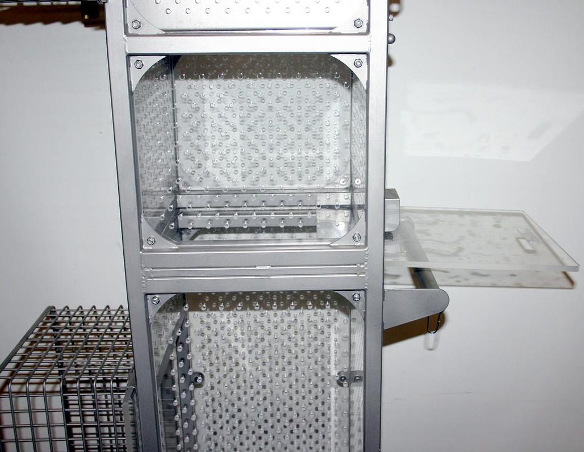 Used CARTER2 SYSTEMS INC. C2SI VETERINARY VERTICAL TUNNEL FOR SCALES