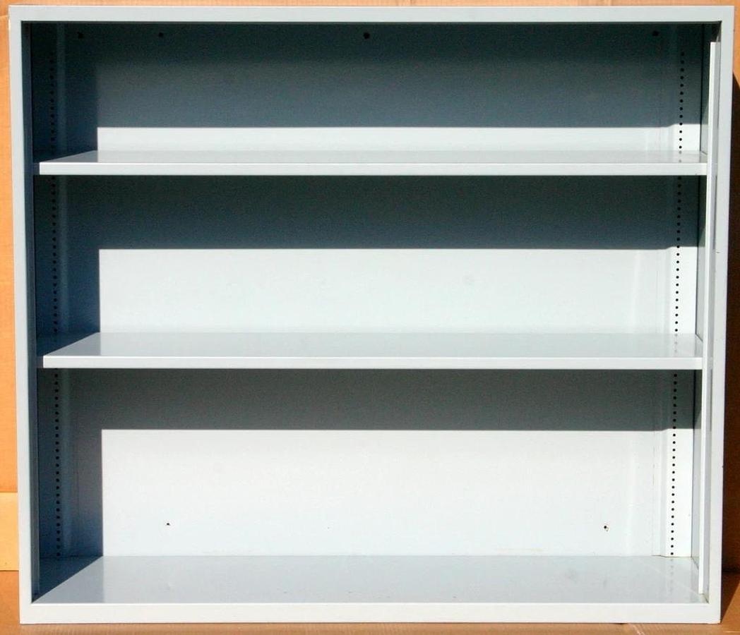 Used FISHER HAMILTON LABORATORY WALL CABINETS, CASEWORK, 27.5 FEET, BLUE MIST (BM)