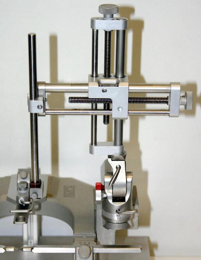 KOPF SMALL ANIMAL STEREOTAXIC INSTRUMENT, MODEL 900 WITH GUINEA PIG ADAPTOR