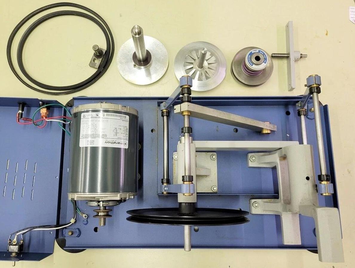 EBERBACH MEDIUM DUTY BENCHTOP SHAKER, MODEL E6000.00 WITH BOX CARRIER