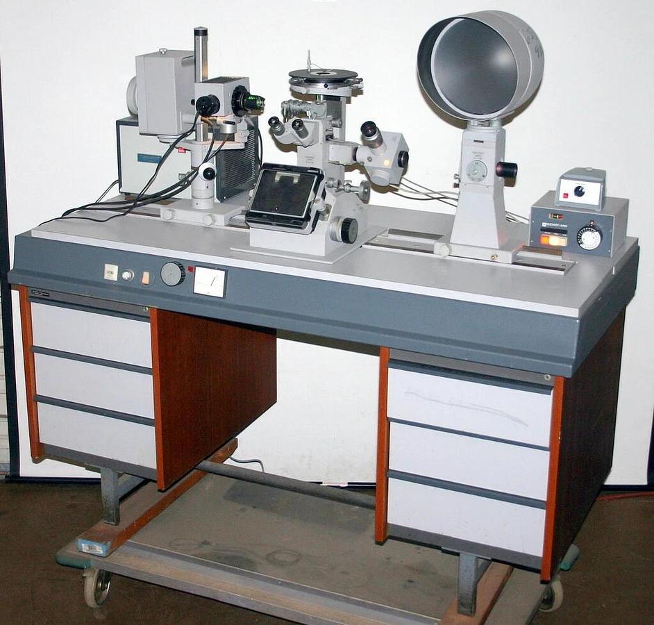 Used REICHERT UNIVERSAL METALLURGICAL CAMERA MICROSCOPE, MODEL MEF2, OPTICAL BENCH