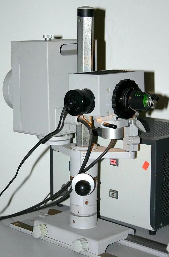 Used REICHERT UNIVERSAL METALLURGICAL CAMERA MICROSCOPE, MODEL MEF2, OPTICAL BENCH