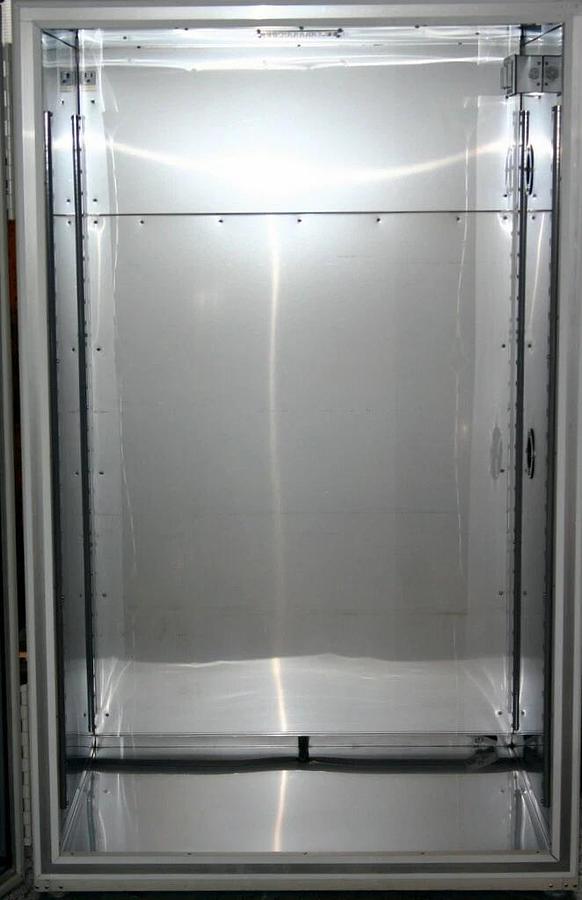 Used FORMA SCIENTIFIC REACH-IN REFRIGERATED INCUBATOR, MODEL 3927, 32 CU.FT. CAPACITY