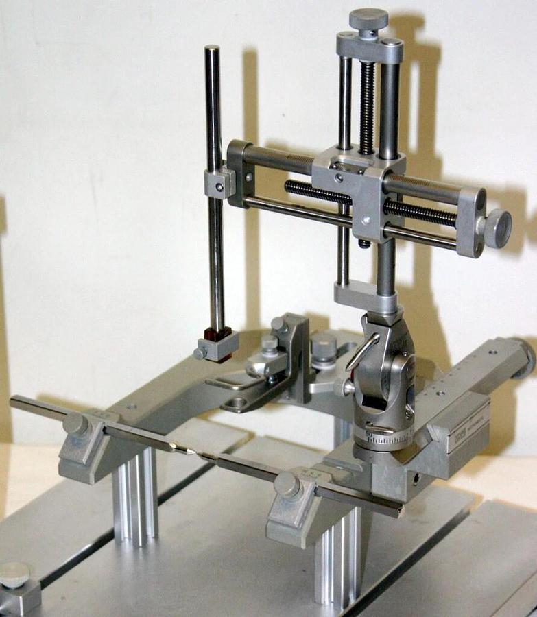 KOPF SMALL ANIMAL STEREOTAXIC INSTRUMENT, MODEL 900 WITH GUINEA PIG ADAPTOR