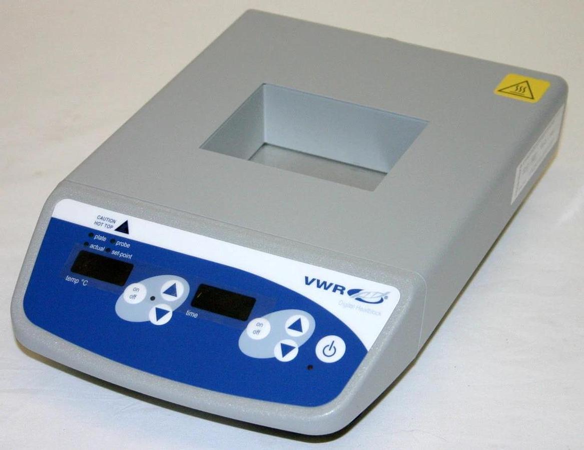 Used VWR DIGITAL SINGLE DRY BLOCK HEATER, MODEL 10027-210 + CAL CERTIFICATE AND PROBE