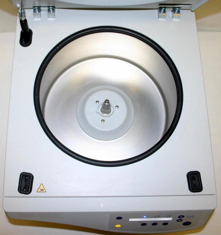 EPPENDORF CENTRIFUGE, MODEL 5804