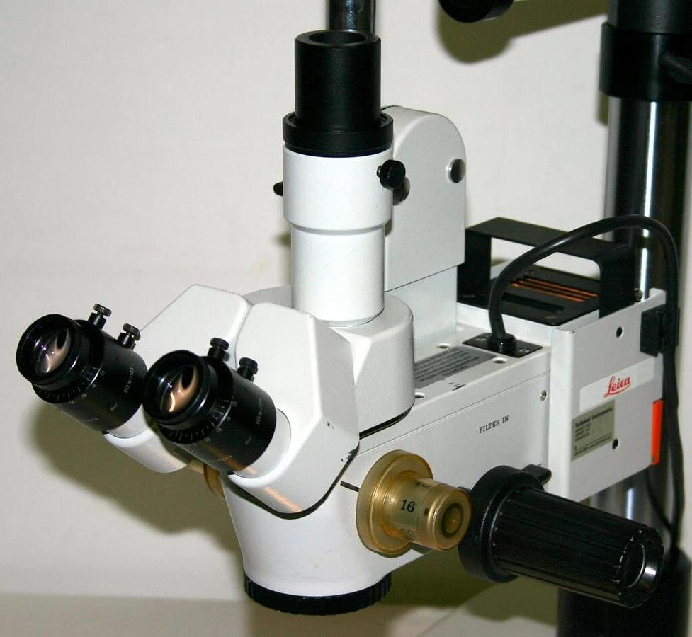 LEICA WILD HEERBRUGG TABLETOP STEREO MICROSCOPE, MODEL M650