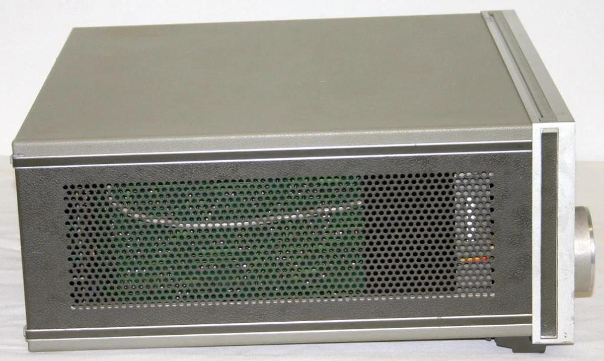 Used HEWLETT PACKARD 8-WAVELENGTH EAR OXIMETER, MODEL 47201A