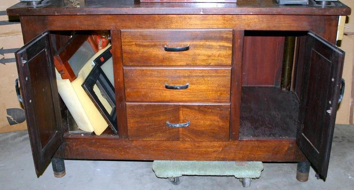 Used BAUSCH & LOMB, B & L ANTIQUE 1947 PHOTOMICROSCOPE WITH WOOD CABINET & ACCYS.