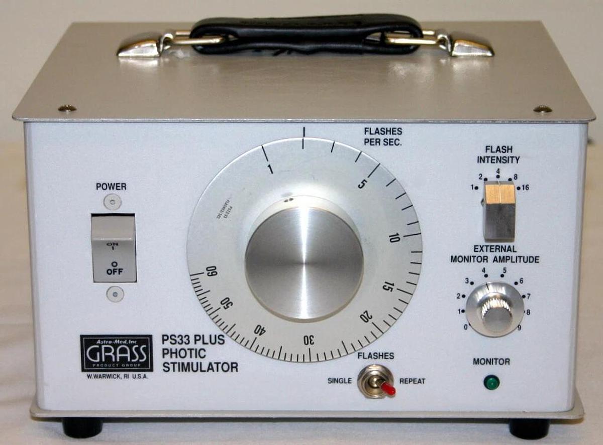 Used ASTRO-MED GRASS PHOTIC STIMULATOR, MODEL PS33 PLUS
