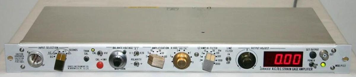 Used GRASS A.C./D.C. STRAIN GAGE AMPLIFIER, MODEL P122B