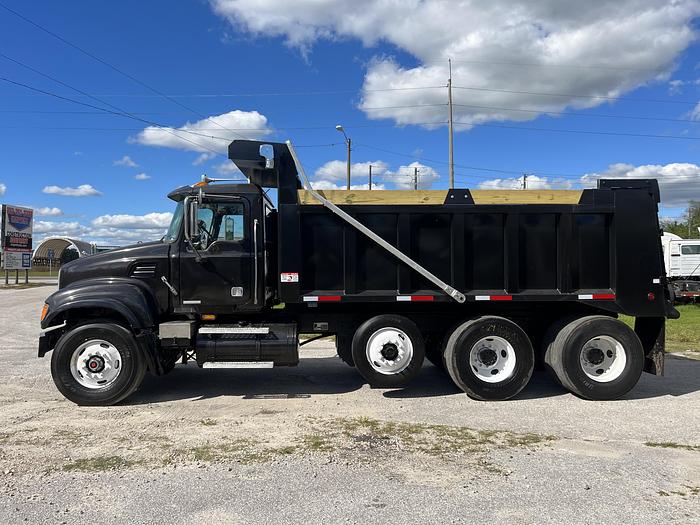 Used 2006 MACK CV713 Granite 5606