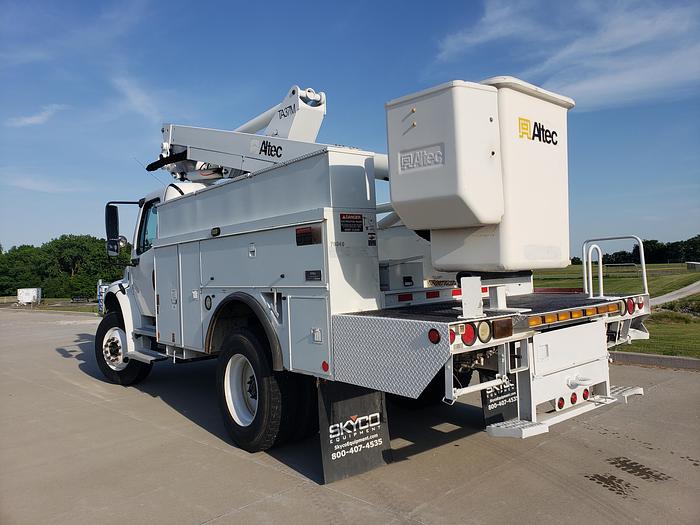 Used LOOK!! 2004 Freightliner FL70 w/ Altec TA37M Bucket Truck